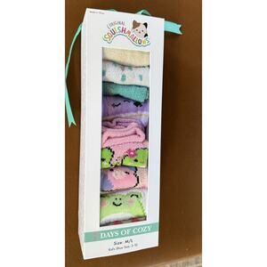 Squishmallows Seven days of cozy Sicks Size M/L kids 3 to 10 NIB Gift Set